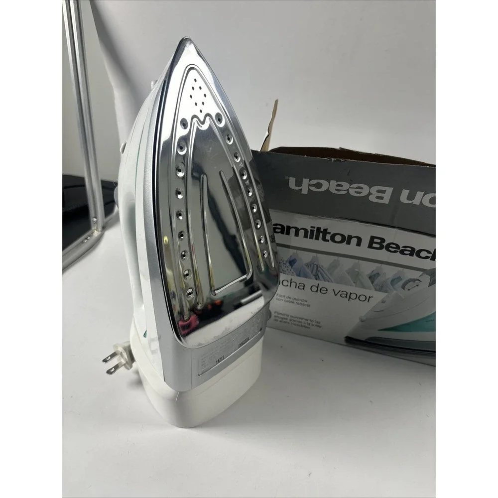 Hamilton Beach 14212 Steam Iron with Retractable Cord. New Open Box